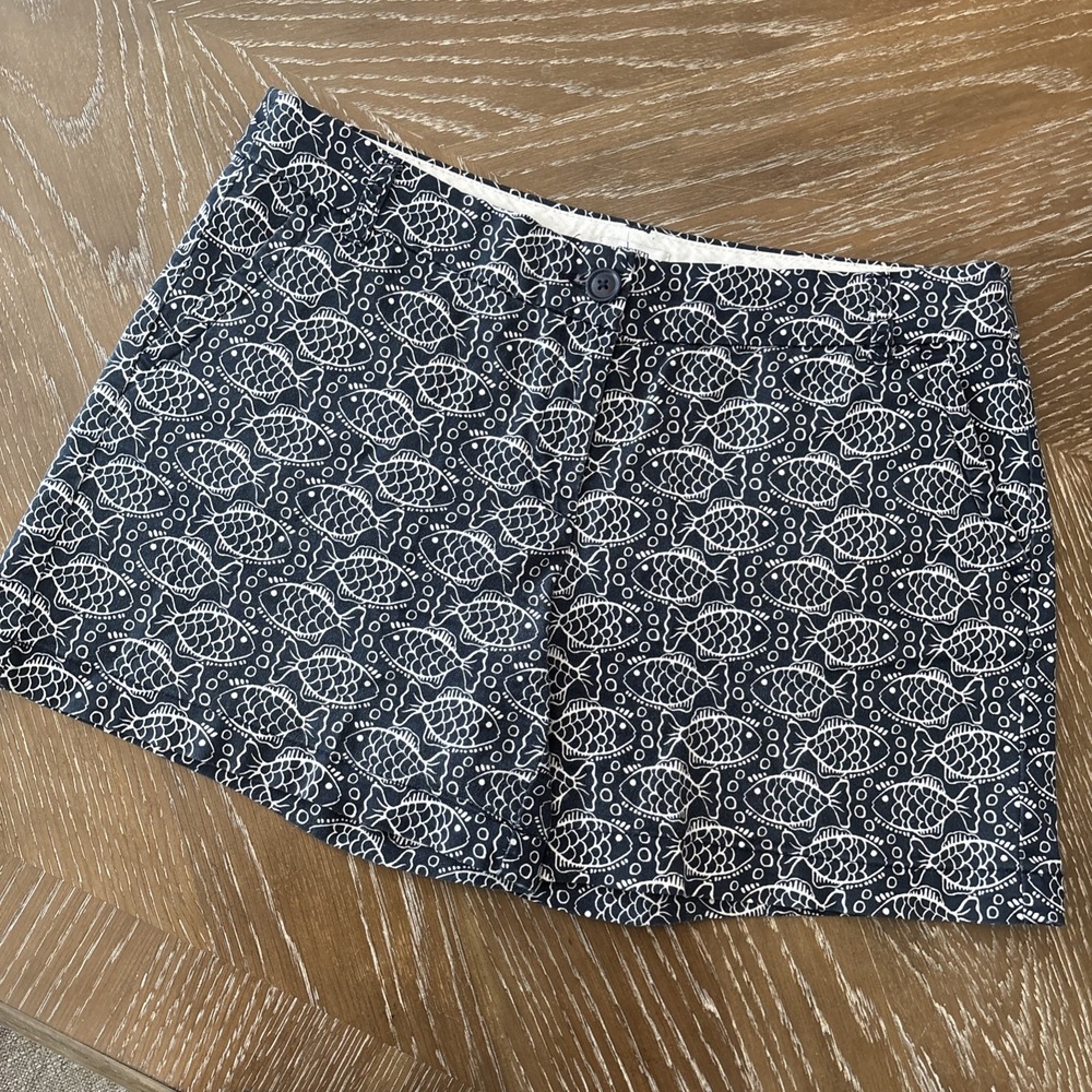 Crown & Ivy Sz 8 NAVY BLUE/WHITE Fish Patterned Shorts EUC &‎ FUN Fast Ship